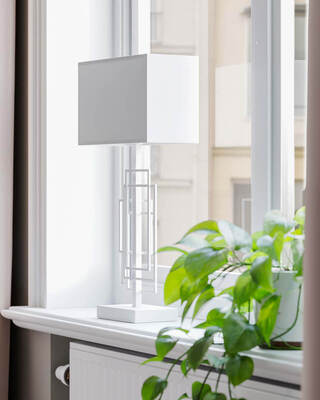 Paragon bordslampa H52 cm matt vit