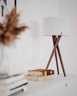 Vega bordslampa H55 cm valnöt/vit