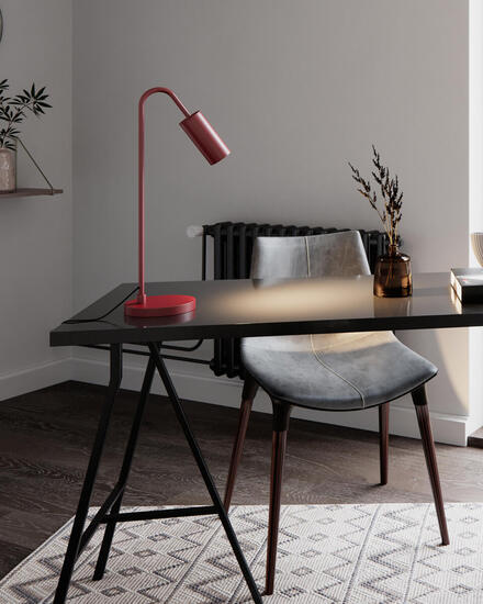 Curve Table lamp red | By Rydéns