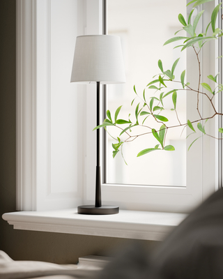 Lumi bordslampa H72 cm matt svart/vit