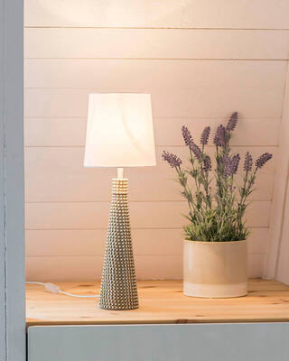 Lofty Slim bordslampa H54 cm satin/vit skärm