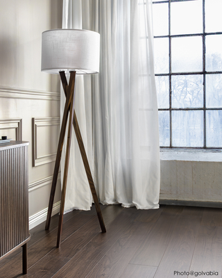 Vega golvlampa vit/valnöt