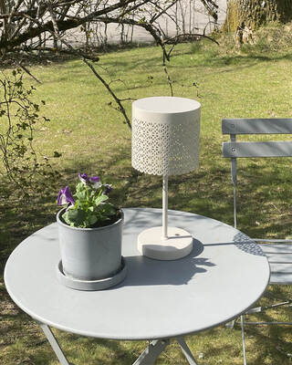 Maison bordslampa sandbeige USB IP44