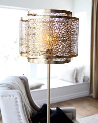 Hermine gulvlampe H157 cm matt messing