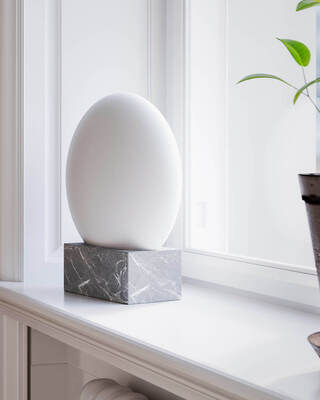 Glori bordslampa matt vit